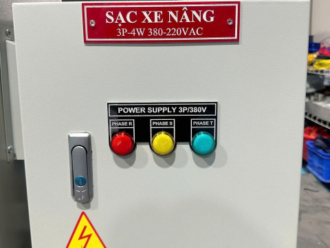 02 TỦ CHUYỂN NGUỒN ATS & TỦ NGUỒN SẠC XE NÂNG 