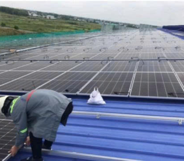 Thi Công Lắp Đặt Hệ Thống Điện Năng Lượng Mặt Trời Áp Mái 997KW.